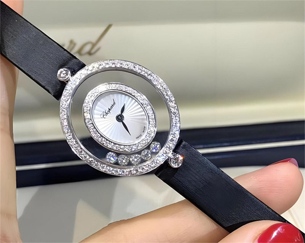 萧邦耗式手表好还是5711好(图) 萧邦耗式手表好还是5711好(图)